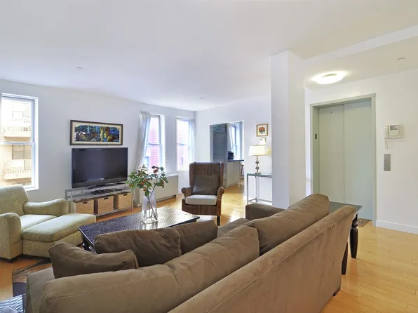 176 Mulberry image 1 of 8