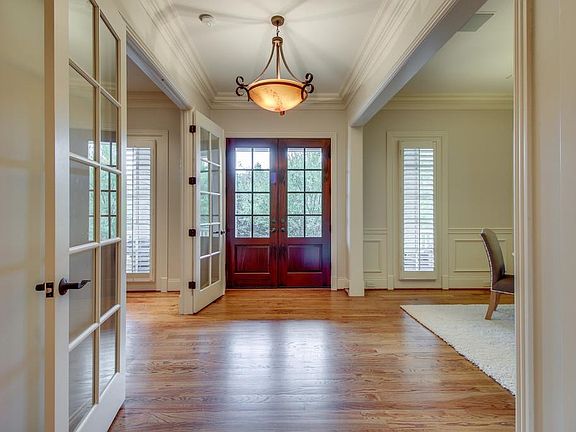 4th image of 703 Stonewater Blvd