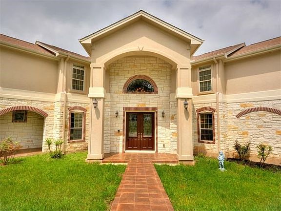 2nd image of 504 Hacienda Dr