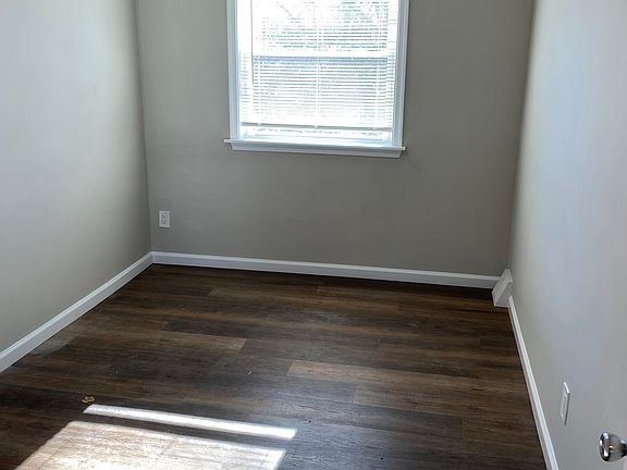 4th image of 635 Willow Way #A