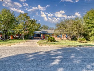 304 W SABINAL ST, Uvalde, TX, 78801