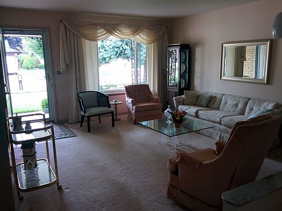 5th image of 36820 Melbourne Dr