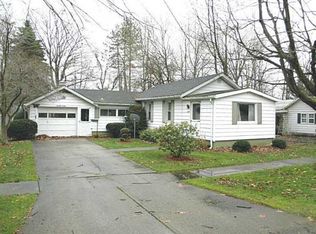 10197 Elm St, Lake City, PA 16423