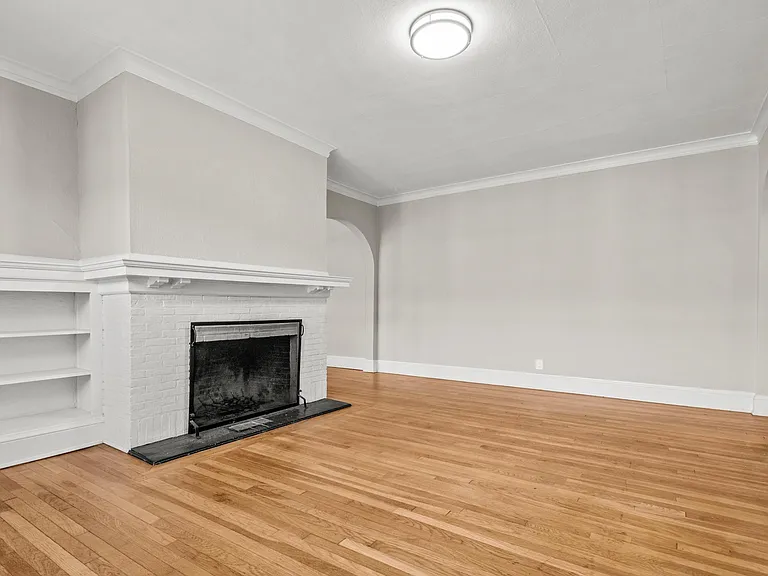 39 Robin Rd #304 — Photo 16