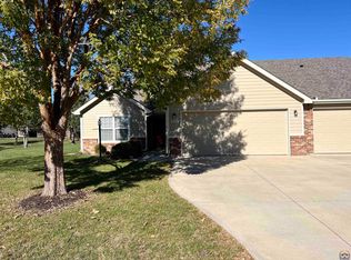 2741 Coralberry Ct, Lawrence, KS 66047