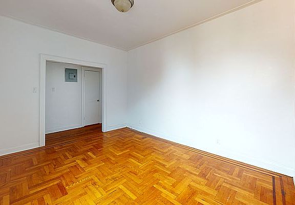 3rd image of 4335 42nd St APT 4C