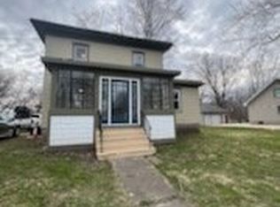 132 S Sycamore St, Franklin Grove, IL 61031