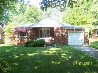 28125 Ruehle St, Saint Clair Shores, MI 48081