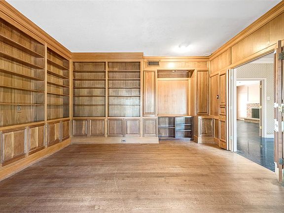 2nd image of 7139 Brookshire Cir
