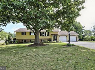 704 Church Rd, Manheim, PA 17545