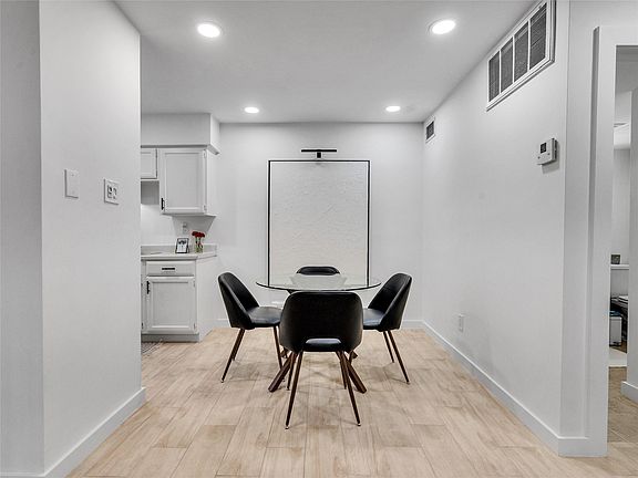 5th image of 4200 Watson St APT 201