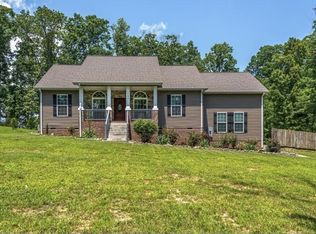 1085 Garton Rd, Burns, TN 37029