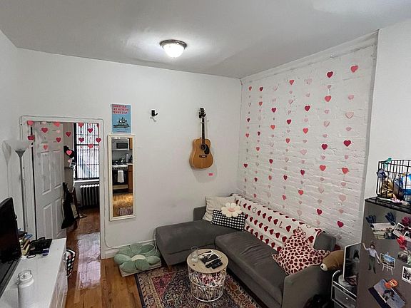 3rd image of 611 E 11th St #3F