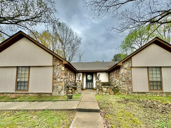 6830 Lake Forest Dr E, Walls, MS 38680