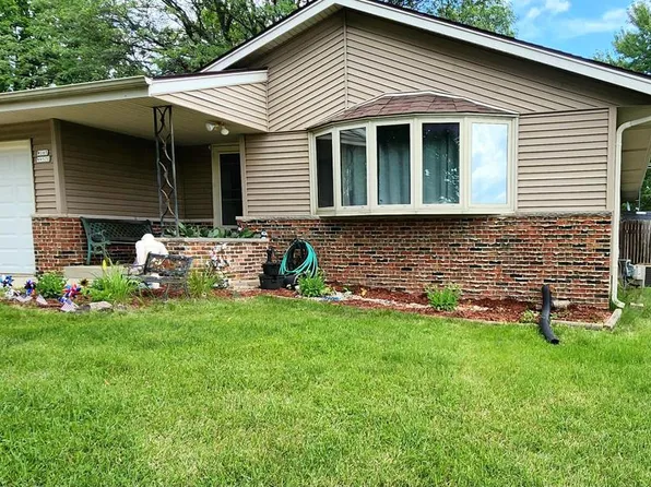 W165N9520 Lexington DRIVE, Menomonee Falls, WI 53051