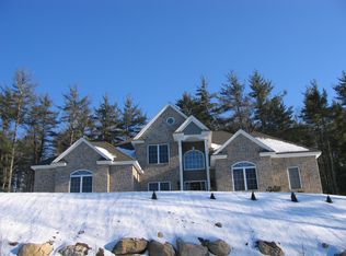 7 Burgundy Ter, Bedford, NH 03110