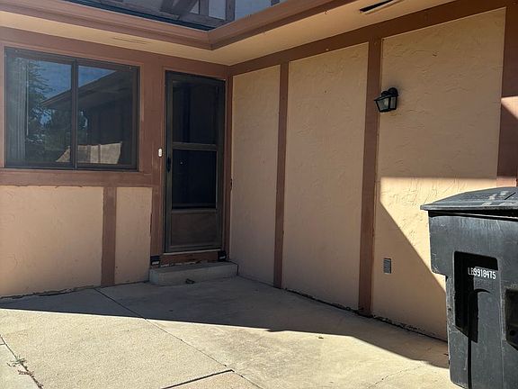 3rd image of 1326-1328 Parker Dr #1326