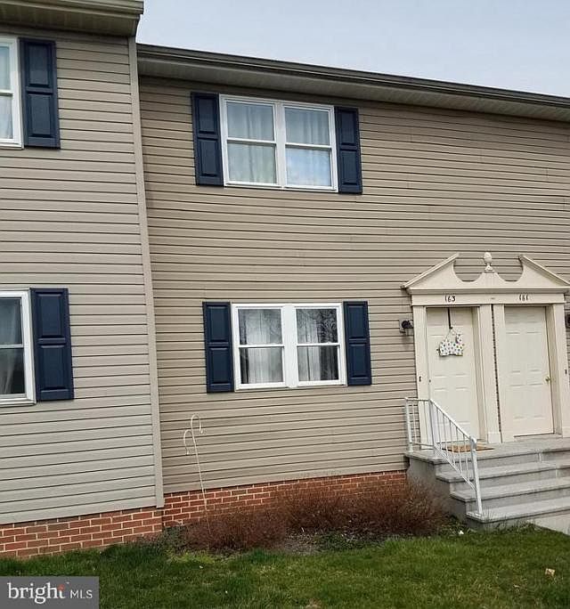 2nd image of 163 Center St #163