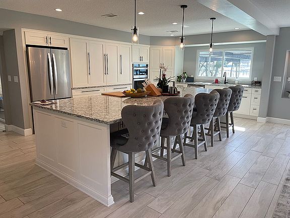 2nd image of 760 Avocado Dr