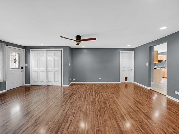5th image of 122 N Woodlawn St