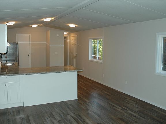 3rd image of 20502 135th Avenue E #15