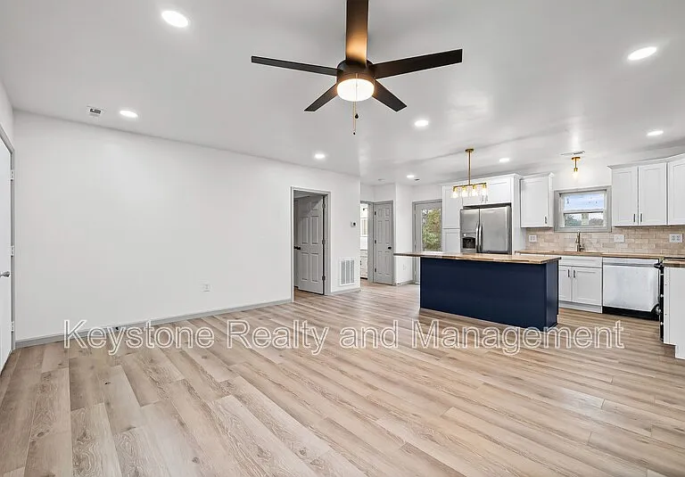 225 Military Rd — Photo 6