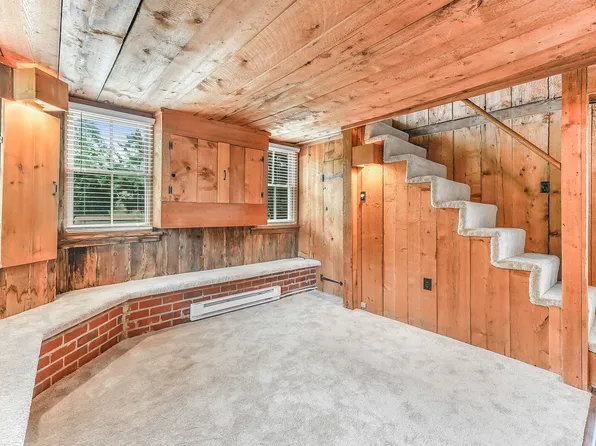1717 W Doe Run Rd, Kennett Square, PA