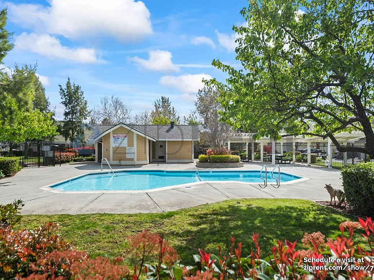 770 Superior Rd — Photo 31