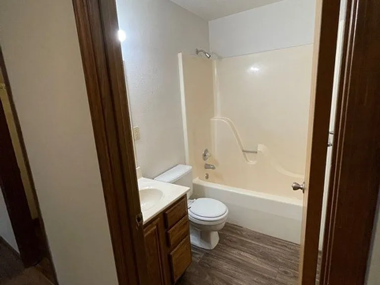 2842 Whitener St — Photo 2