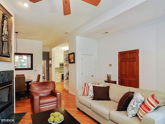 3rd image of 4433 N Greenview Ave #1