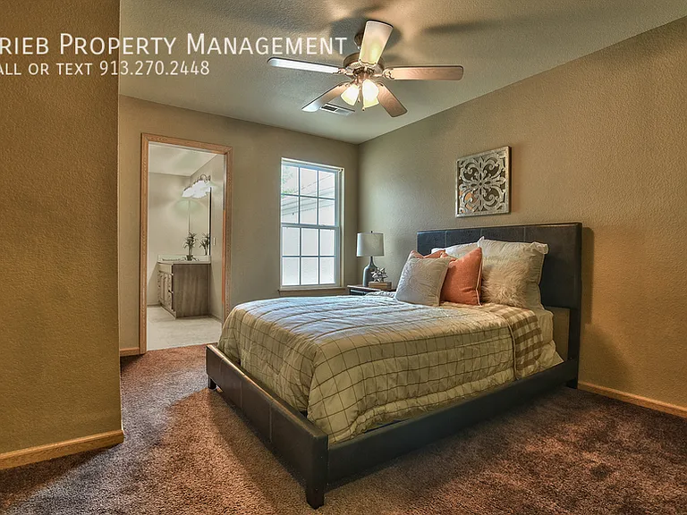 824 Woodson Ct — Photo 11