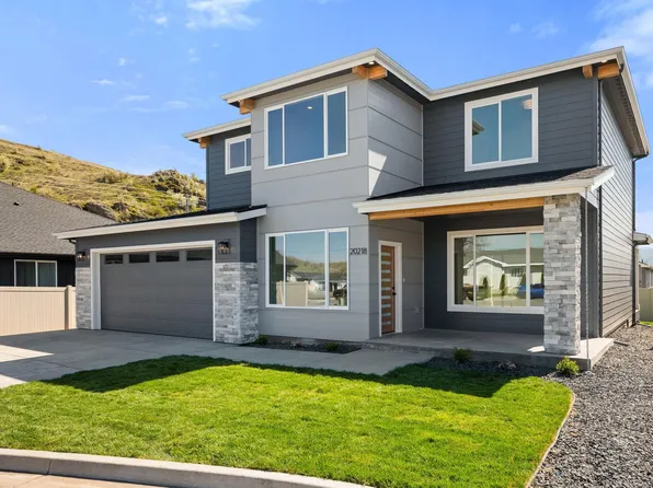 20218 E 10th Ct, Greenacres, WA 99016