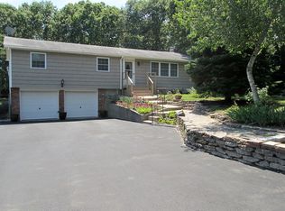 50 Champlin St, Lake Ronkonkoma, NY 11779