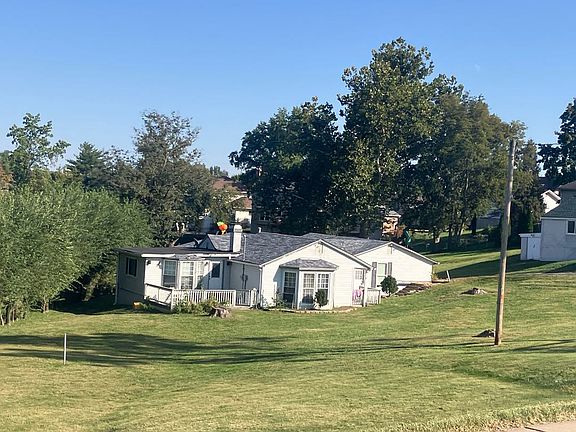 3rd image of 6434 Christopher Dr