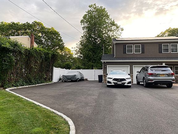 3rd image of 4 Danbury Ave