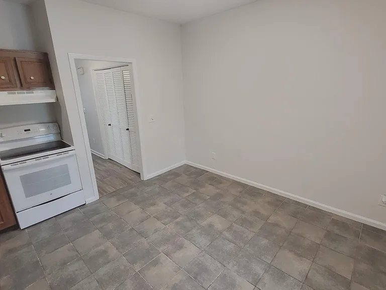 301 Hickory Pl — Photo 16