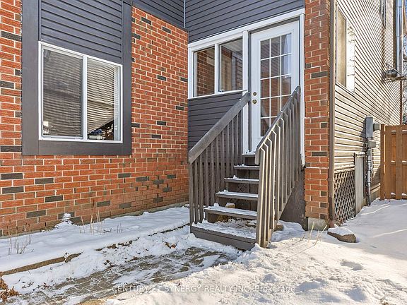 3rd image of 34 Rosegarden Cres