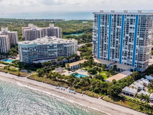 881 Ocean Dr #Townhouse 31, Key Biscayne, FL 33149
