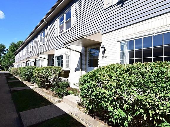 4th image of 2095 Mary Ellen Ln