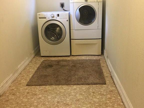 5th image of 203 E Emerald Ave
