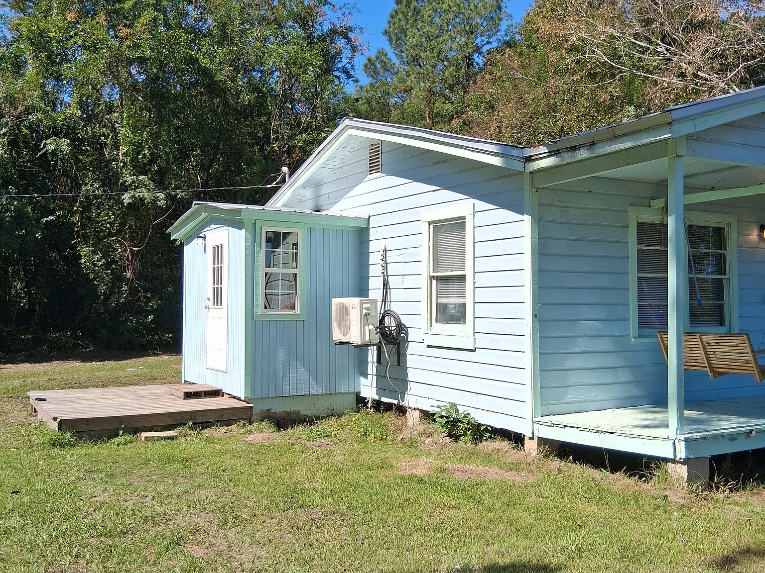 3 bed, 1200 sqft, $1,200 — Photo 2