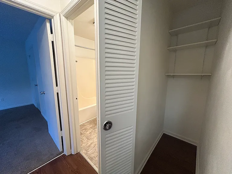 Princeton Circle West Apartments — Photo 30