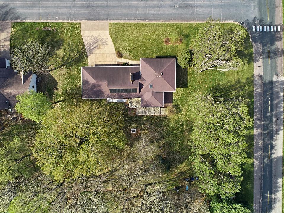 1st image of 2932 Plum Tree Cir N