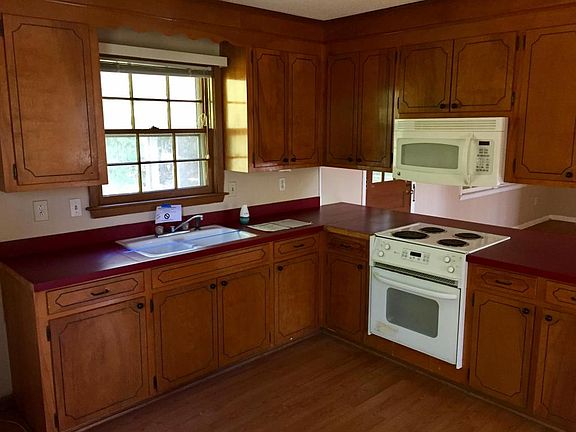 3rd image of 8373 Witsell St