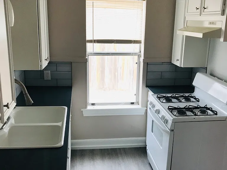 5210 Martin Ave — Photo 8