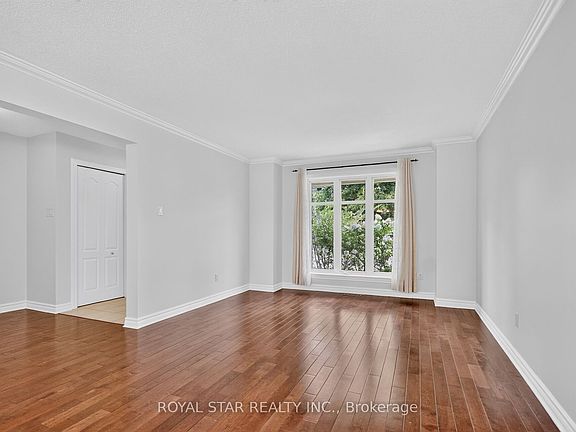4th image of 818 Long Point Cir