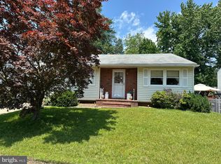 29 E Maple Ave, Bellmawr, NJ 08031