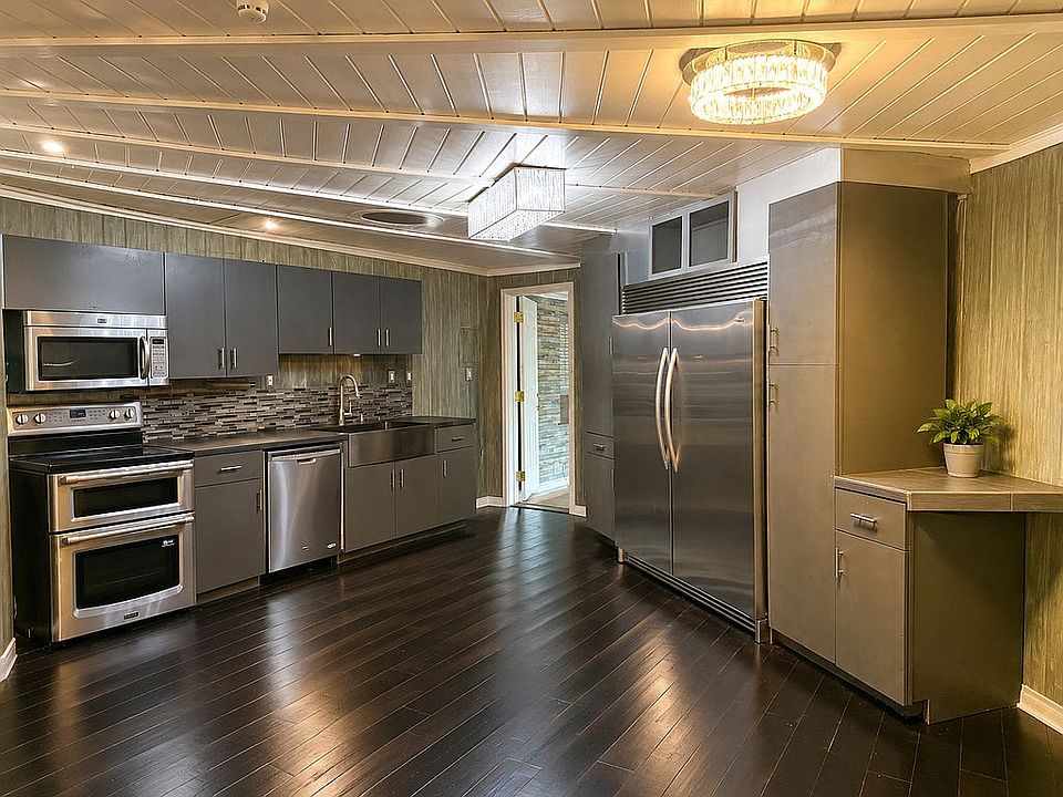 1st image of 9939 Davenport Ave