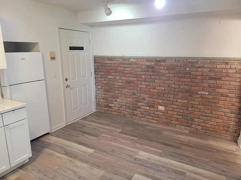 760 Lowell St #5 — Photo 2