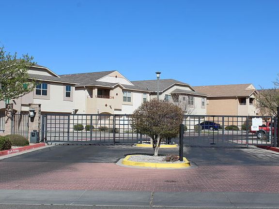 2nd image of 5555 Valle Alegre Pl NW